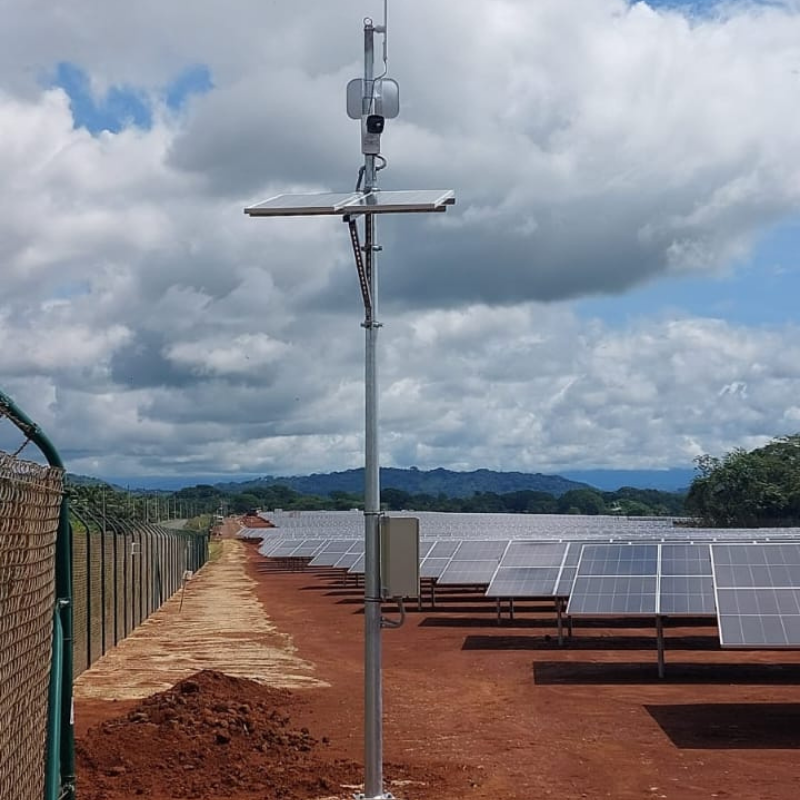 Poste Solar Panamá - LiveSmart